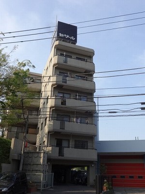 セザール富岡 外観