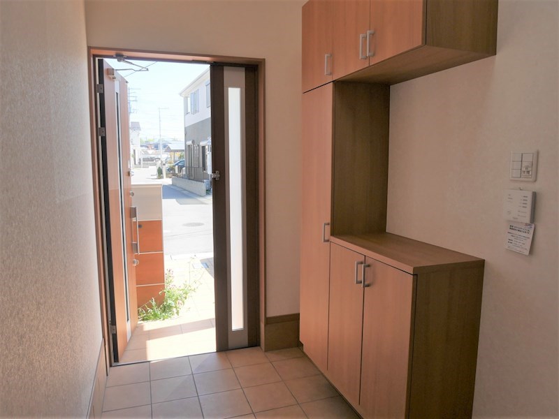 泉佐野市中庄戸建て 玄関