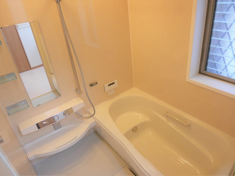 泉佐野市中庄戸建て 風呂画像