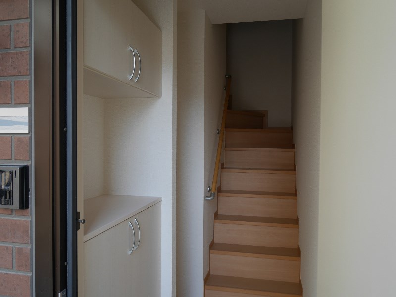 メゾン・ド・ボヌール秀 B棟　 玄関