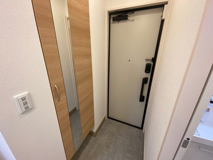 R-001  玄関