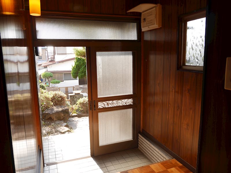 東和苑一戸建て 玄関