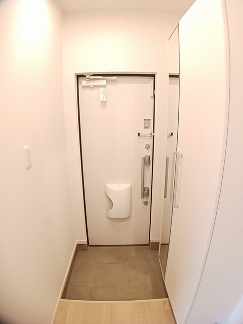 プロムナード井原里 玄関