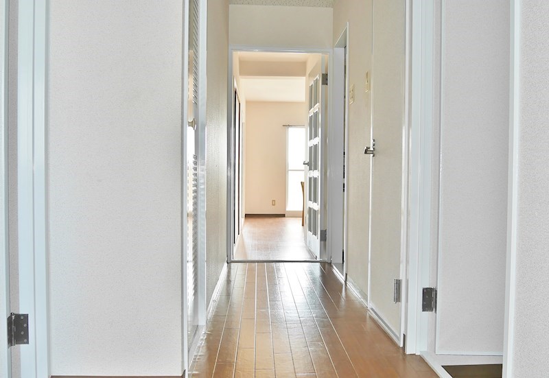 ヒュース泉佐野 玄関