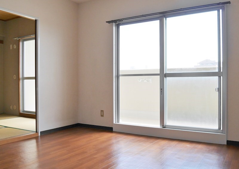 ヒュース泉佐野 リビング