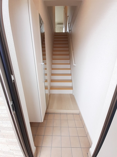 エレガント本町 玄関