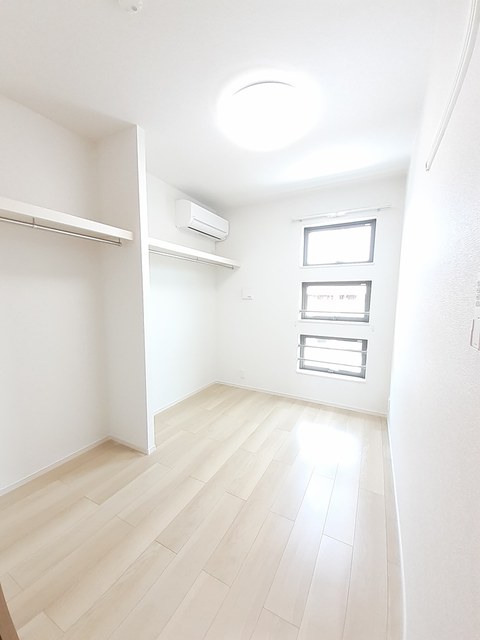 エレガント本町 ベッドルーム