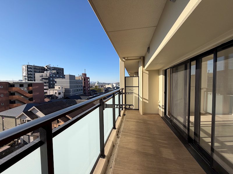 ユニハイム泉佐野駅前通り ベランダ