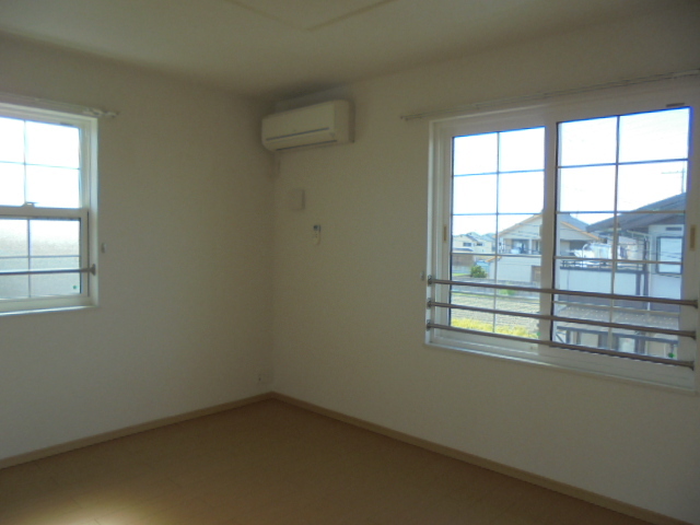 サン・ブリ－ゼ ベッドルーム