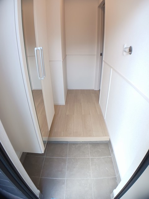 エルミタージュ泉ヶ丘１号館 玄関