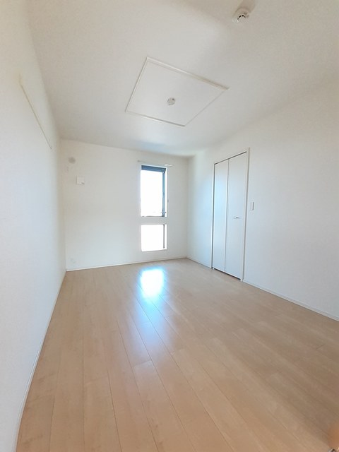 クリスタル　リバー　母山　Ⅱ ベッドルーム