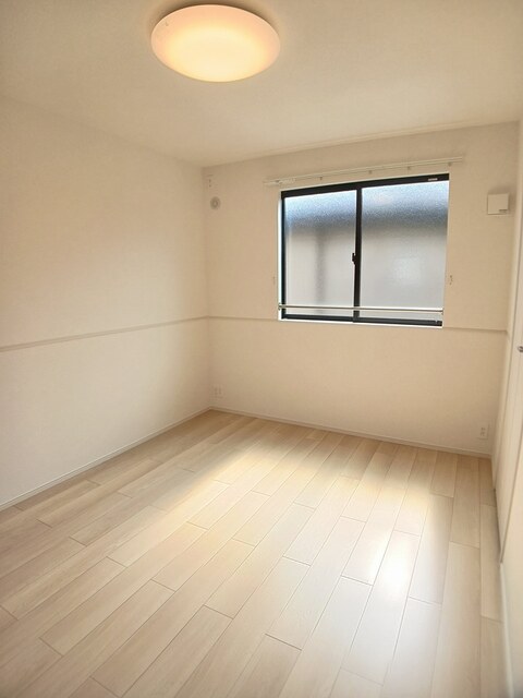 エレガントカーサＣ棟 ベッドルーム