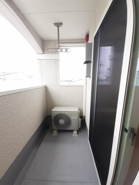 プリムローズ二色　Ⅲ ベランダ