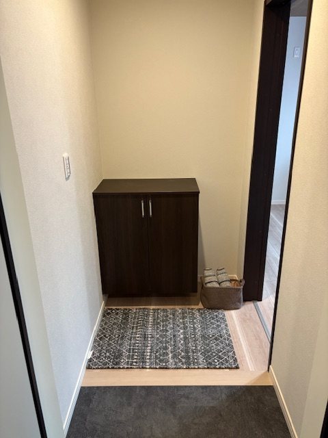 朝の春風とふんわりしっぽ 玄関