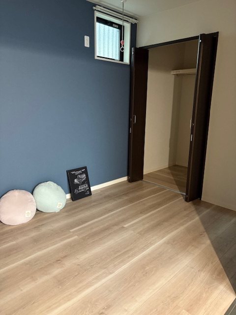 朝の春風とふんわりしっぽ ベッドルーム