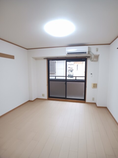 ベル　アルモニー１番館 リビング