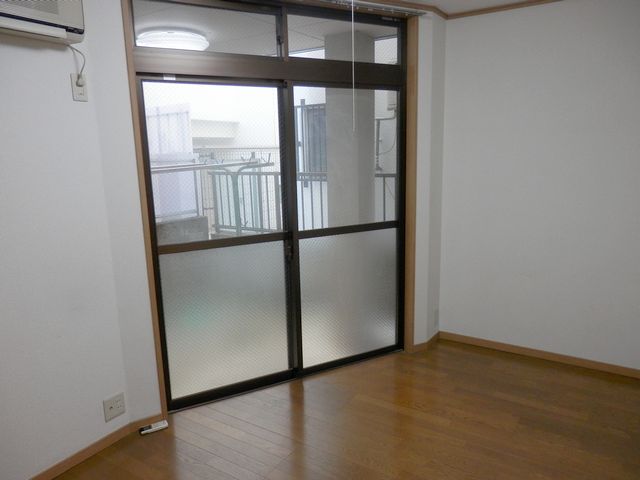中島ビル ベッドルーム