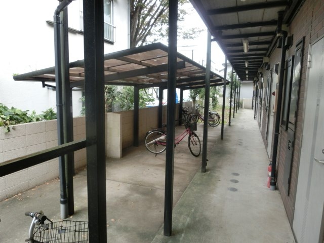 植木マンション東広島 駐車場
