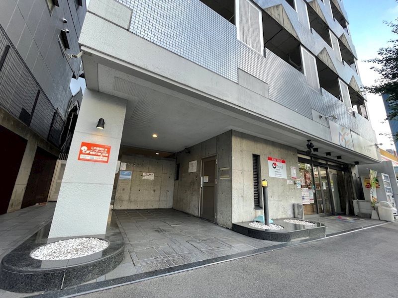 植木店でつくったマンション エントランス