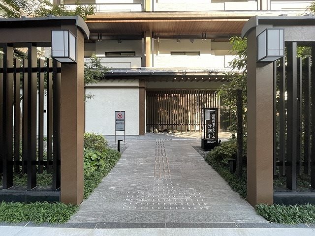 植木マンション　神保町 エントランス