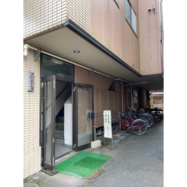 メゾンピレネ エントランス