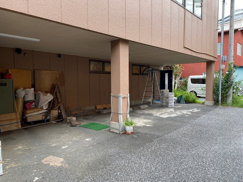 メゾンピレネ 駐車場