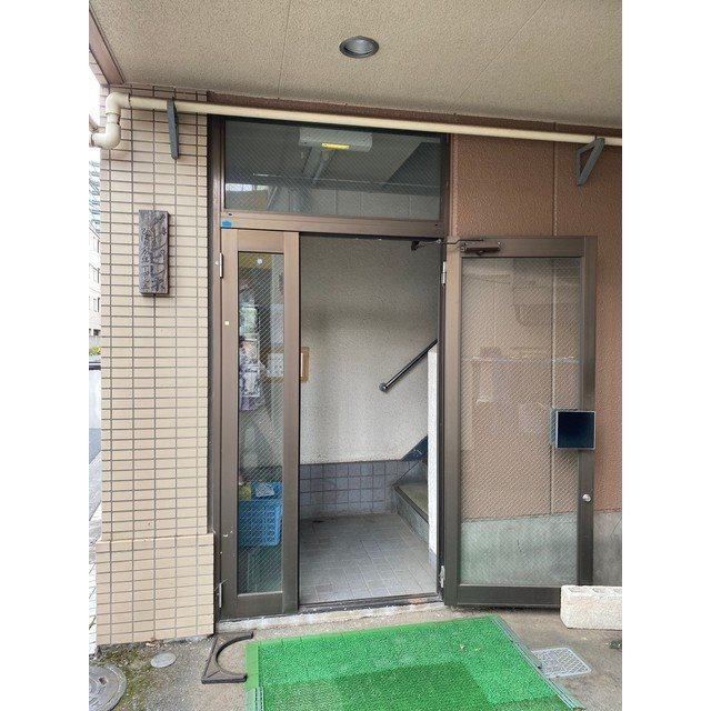 メゾンピレネ エントランス