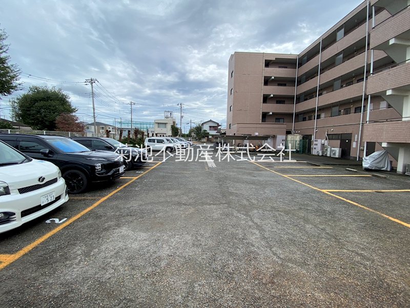グランデール武蔵野  駐車場