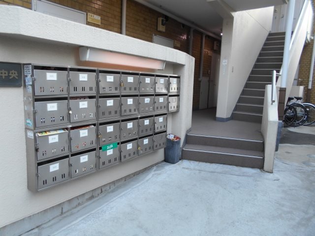 メゾン中央 エントランス