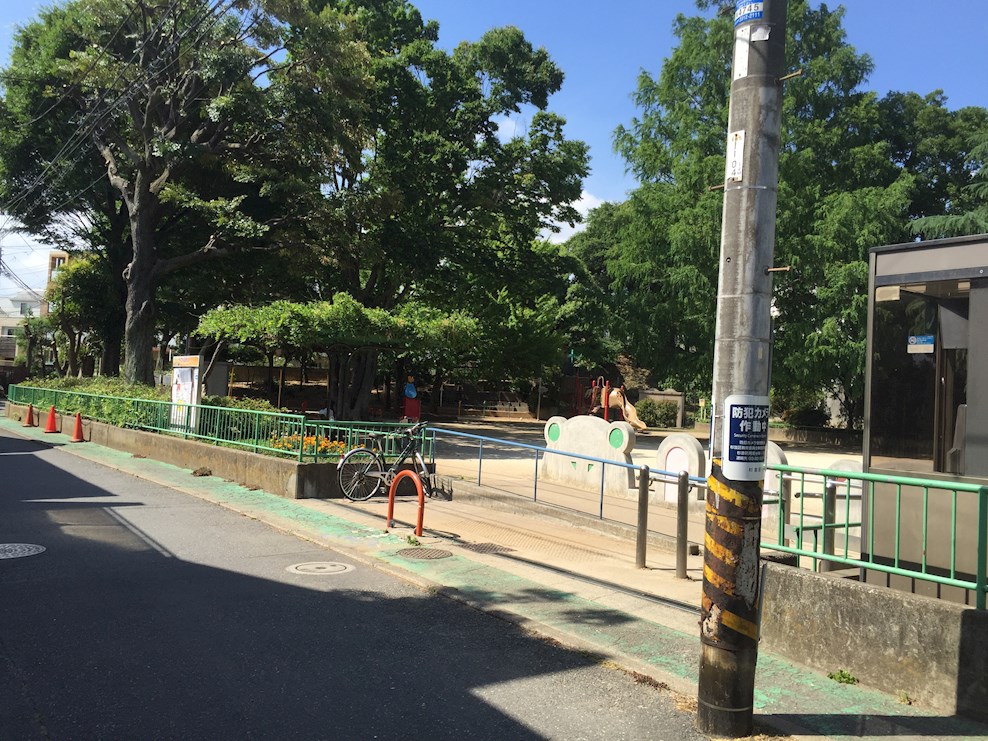奥村コーポ 公園