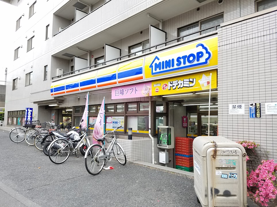 エーエスホームズⅣ コンビニ