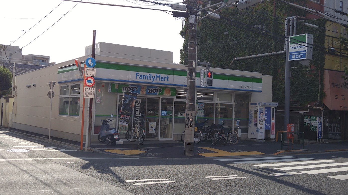 セレスティア本町 コンビニ