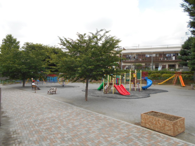 セレスティア中野上高田 公園