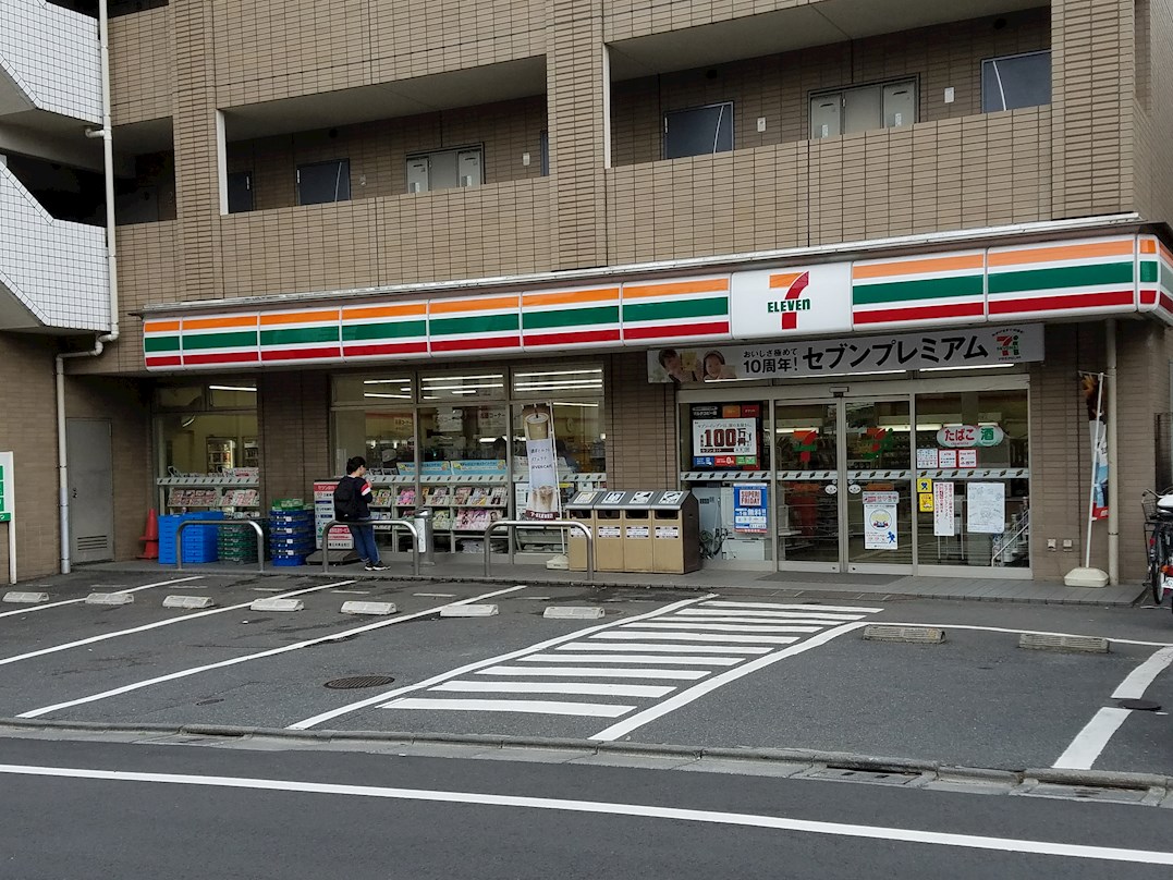 BTHouseKamitakada コンビニ