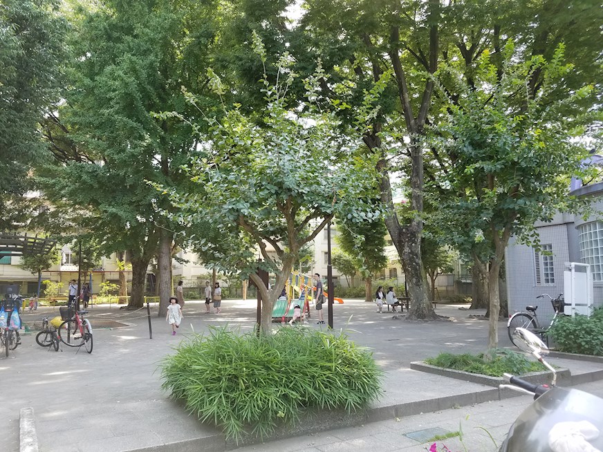 ライト高円寺Ⅲ 公園
