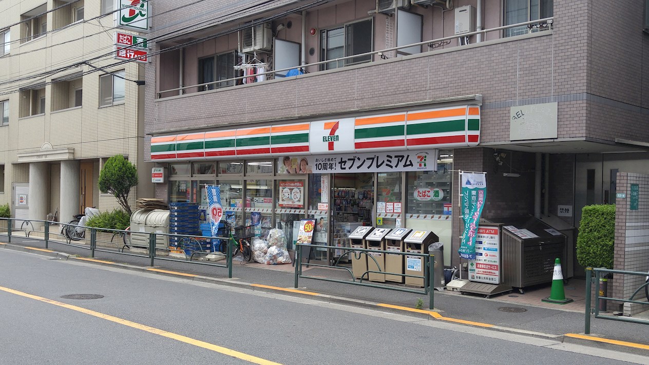 ドエル中野Ⅲ コンビニ