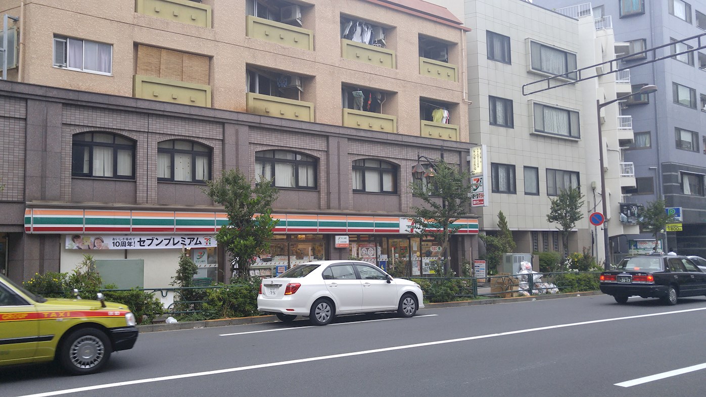 プライズコート弥生町 コンビニ