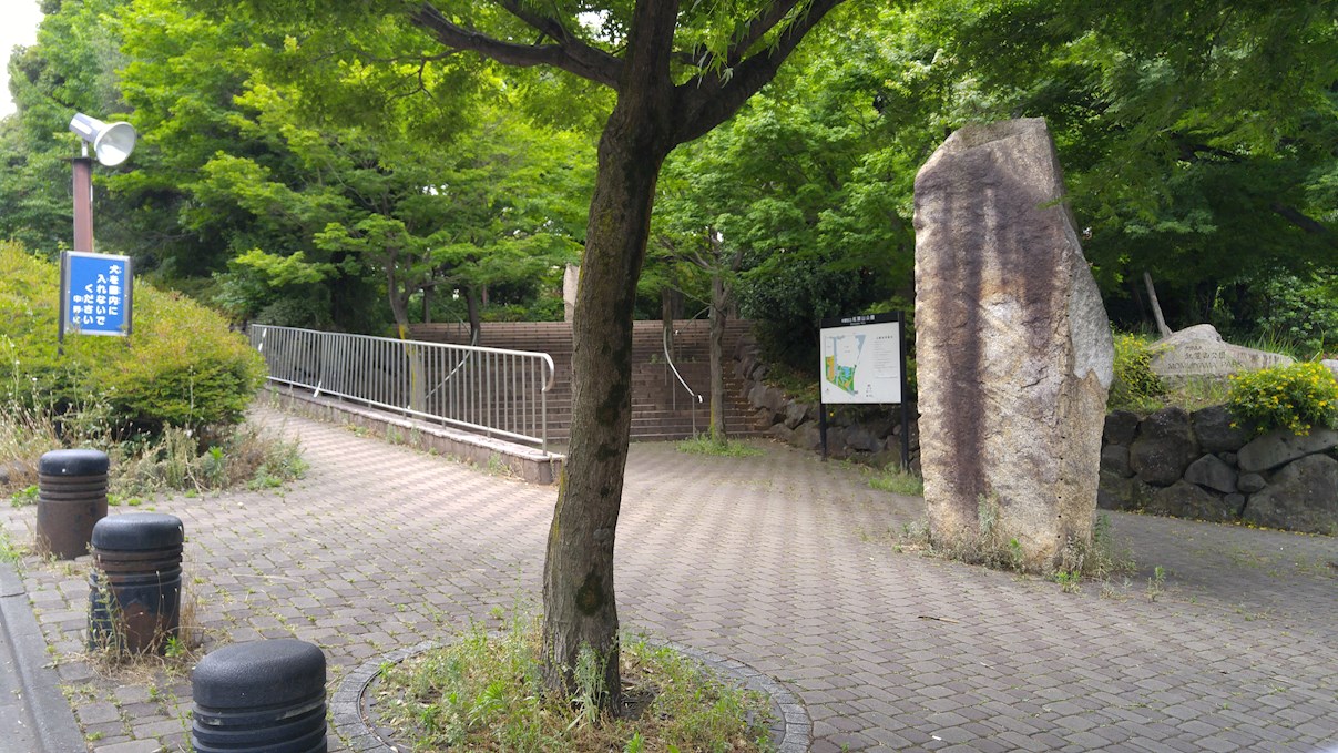 プラダK2 公園