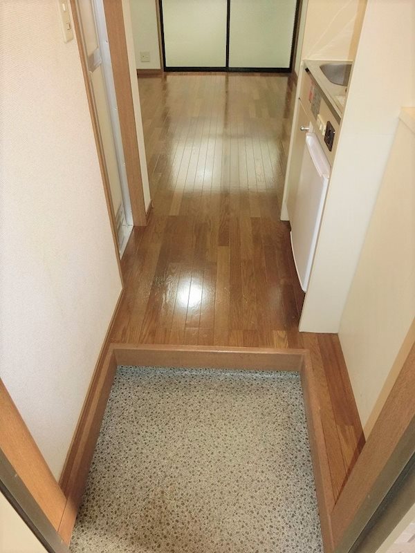 ファミールARAI 玄関