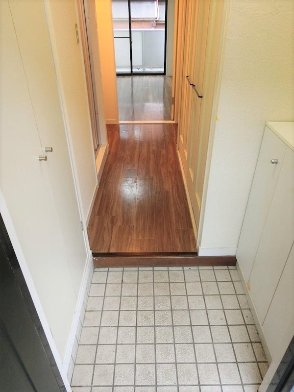 今川ミッドガーデンコーポ４ 玄関