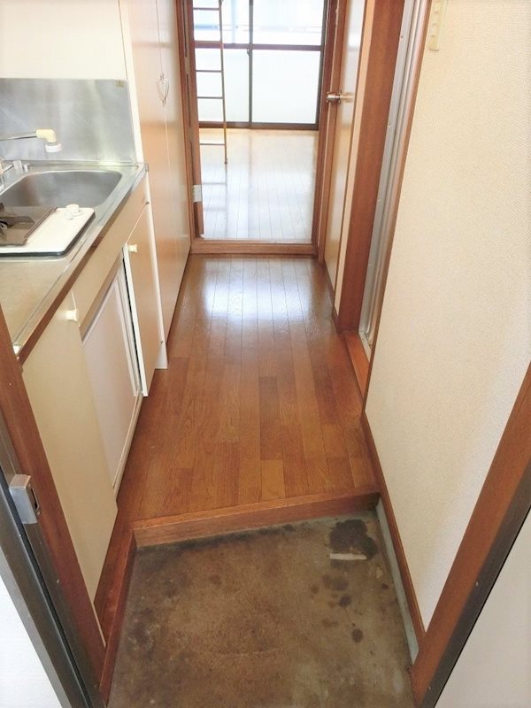 今川ミッドガーデンコーポ６ 玄関