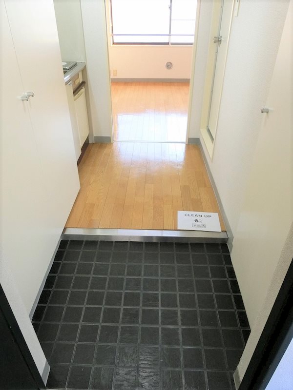 シャルム初台 玄関