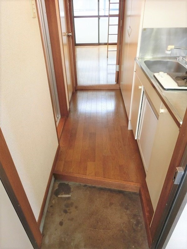 今川ミッドガーデンコーポ６ 玄関