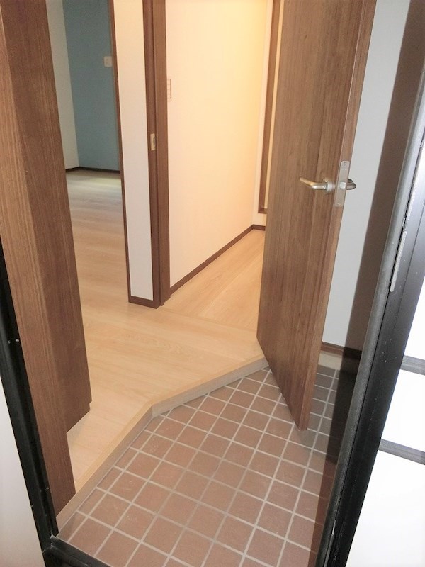 Imagawa Mid Garden Suite 玄関