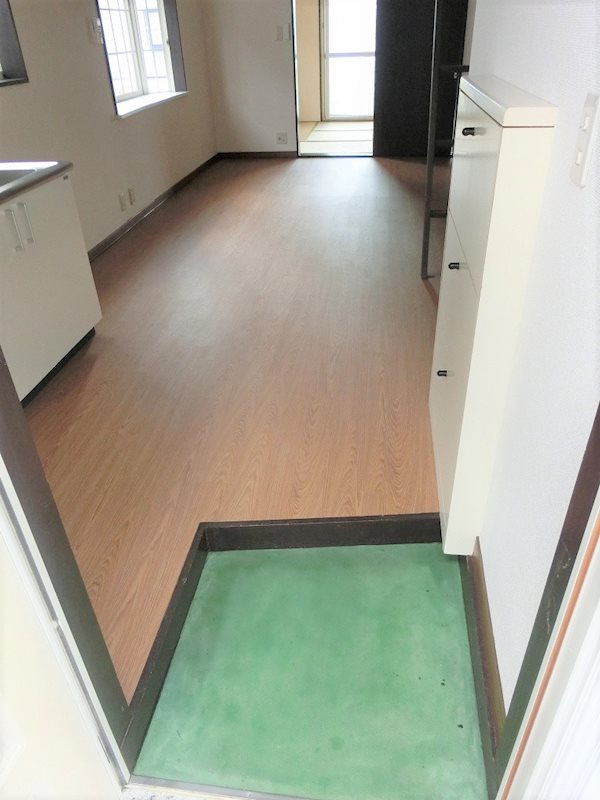 中央ビル塚田 玄関