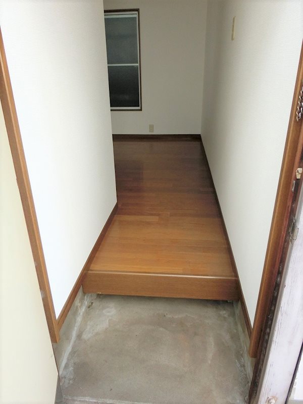 スズキコーポ 玄関