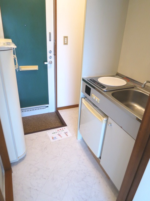 ウイングコート萩山 玄関