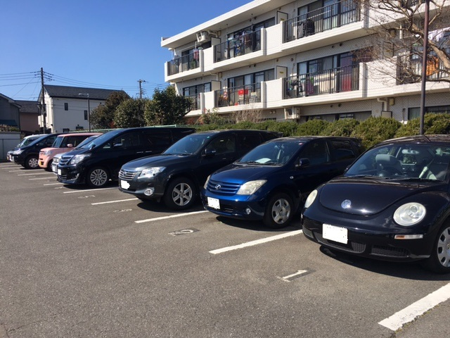ホワイトプラザ 駐車場