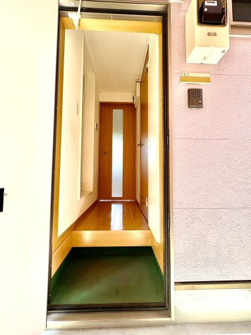 Ｍ．アルヴェリーノ 玄関