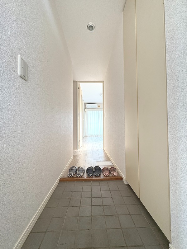 クレスト久米川 玄関